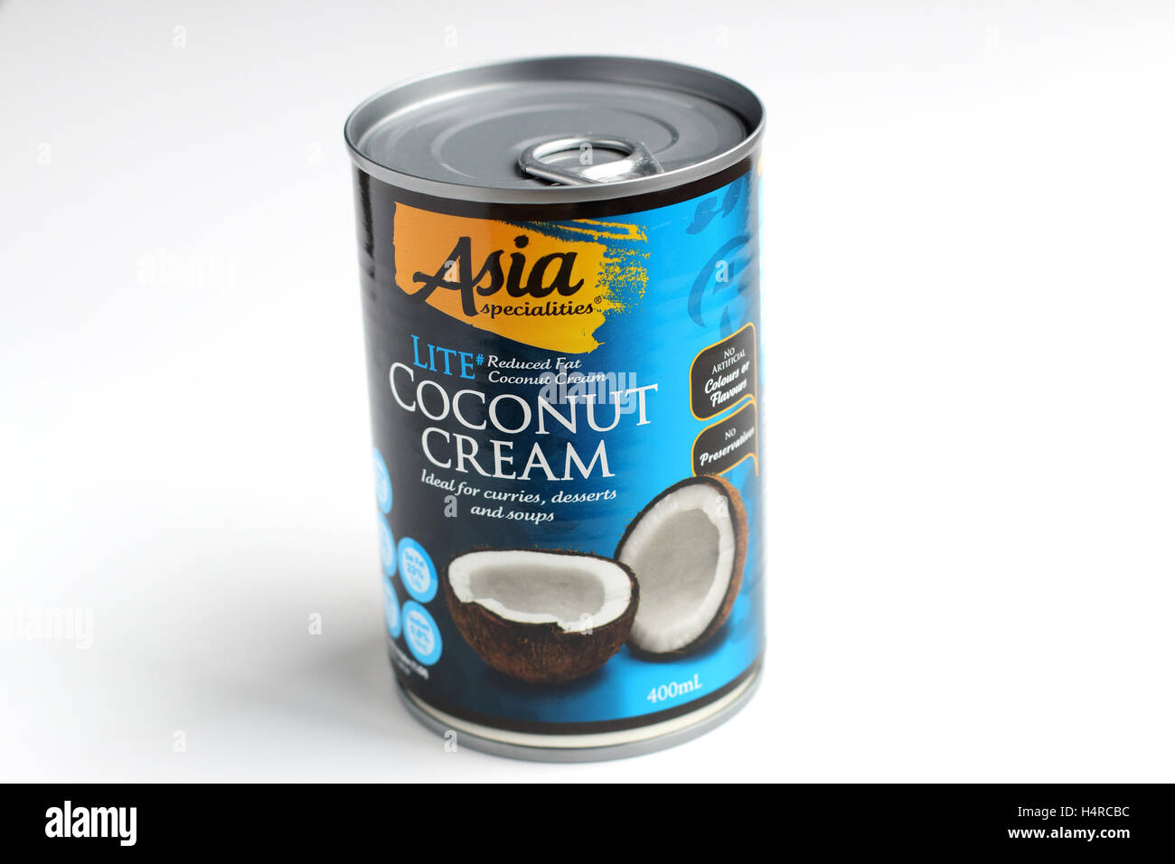Aldi Australie Asie specialties le lait de coco dans un pouvez against white background Banque D'Images