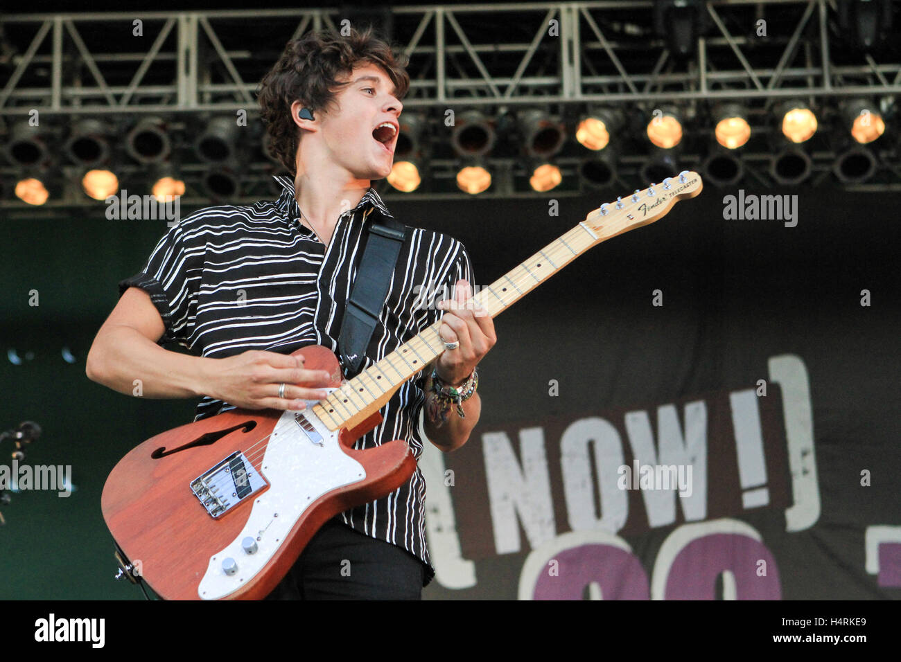 SANTA CLARA, CA- AUG 13 : Bradley Simpson de la VAMP effectuer au cours de 99.7FM maintenant's Summer Splash à Calfornia Great America le 13 août 2015 à Santa Clara, Californie (photographie par Christopher Victorio pour la photo l'accès). Banque D'Images