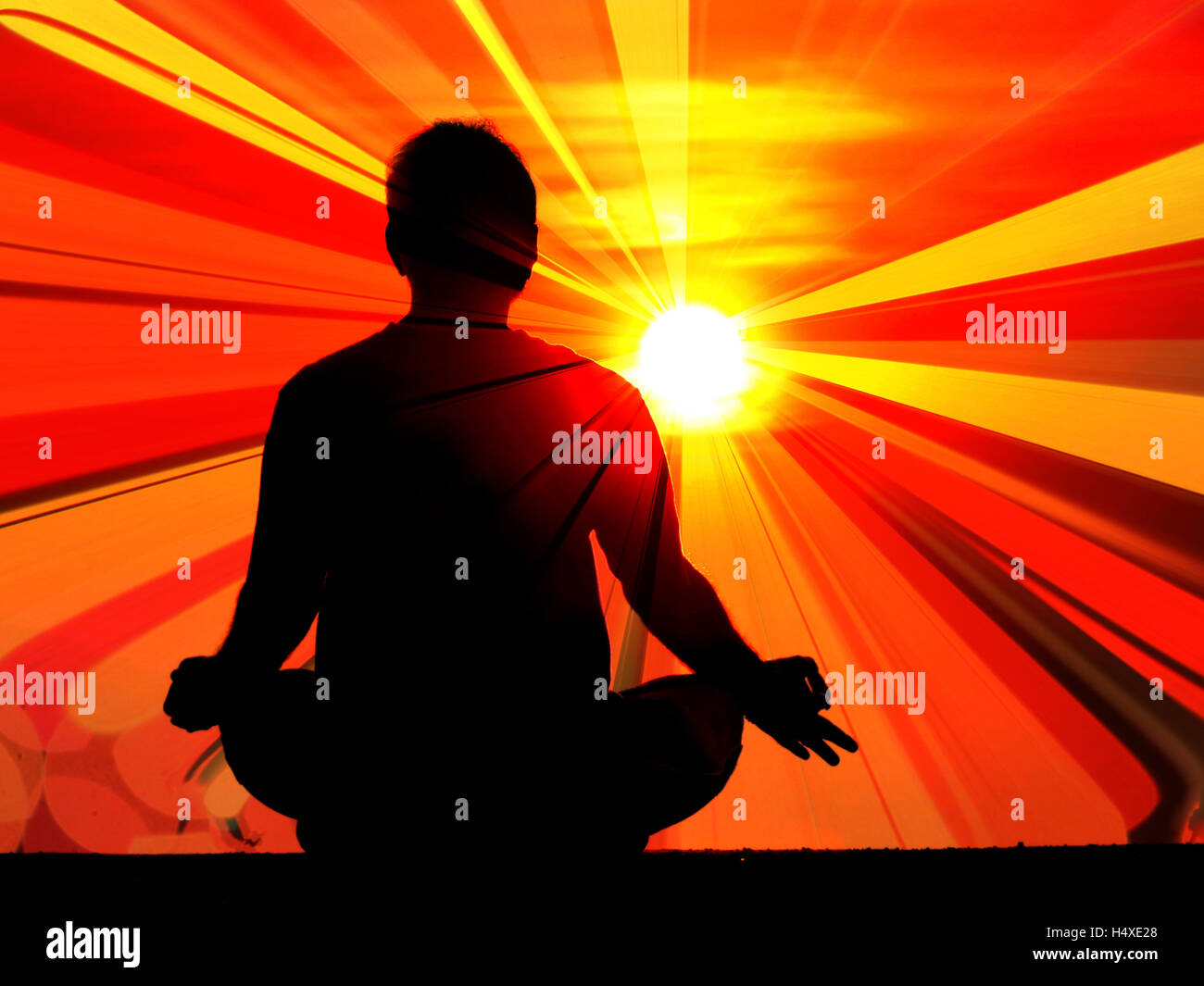 Une image métaphorique représentant un homme méditant atteindre l'illumination avec les énergies qui tombe sur lui. Banque D'Images