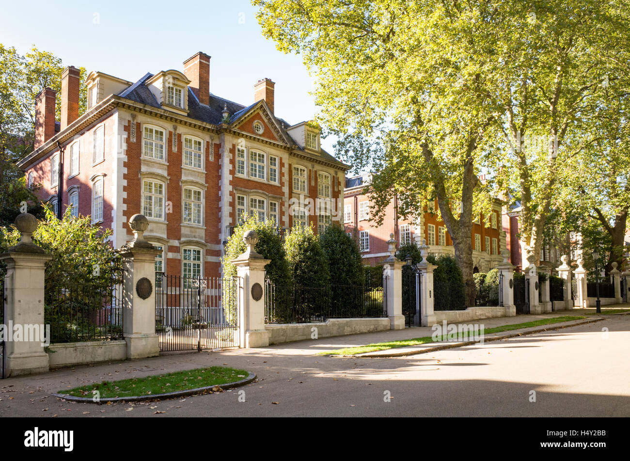 Hôtels particuliers dans les jardins du palais de Kensington, London, England, UK Banque D'Images