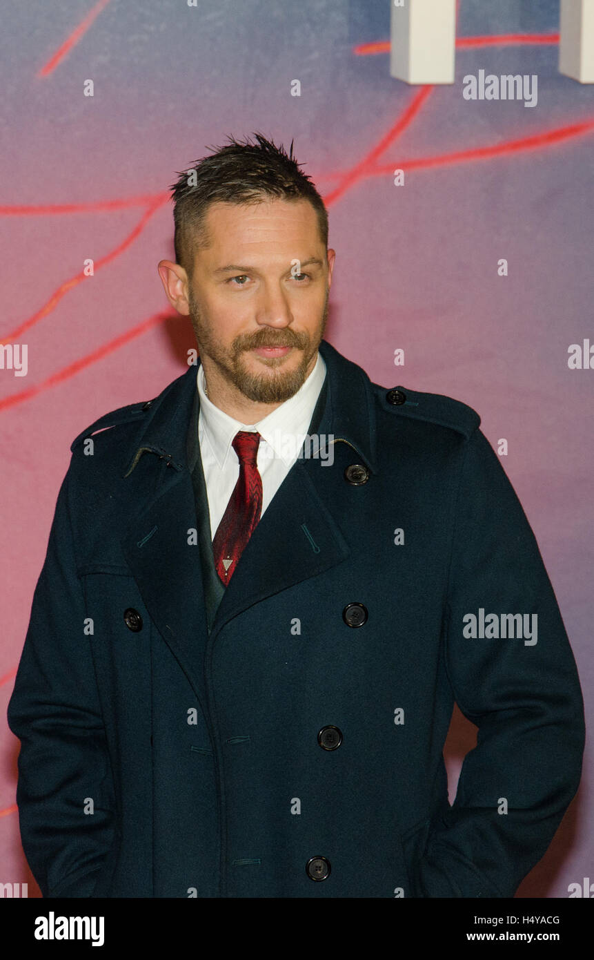 Tom Hardy dans la participation à la première revenant à l'Empire Leicester Square Theatre le 14 janvier 2016 à Londres, en Angleterre. Banque D'Images