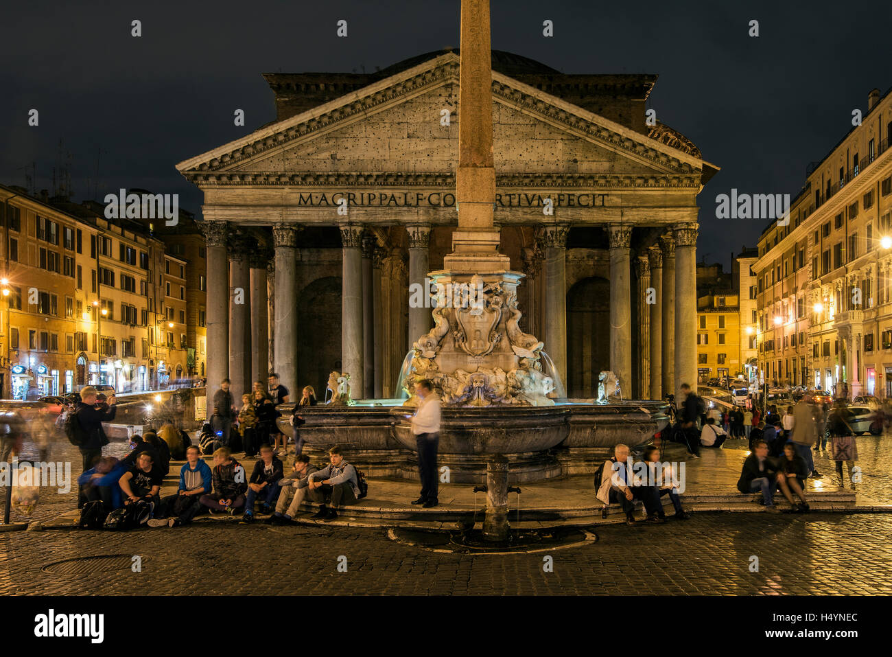 Vue de la nuit de Panthéon et de la fontaine de la place Piazza della Rotonda, Rome, Latium, Italie Banque D'Images