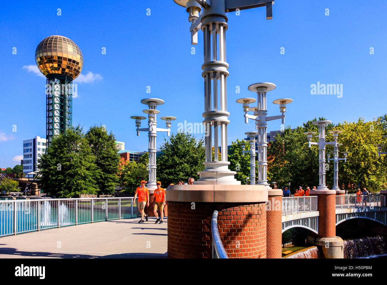 L'également sunsphere éclipse le 1982 World's Fair Park à Knoxville, TN Banque D'Images