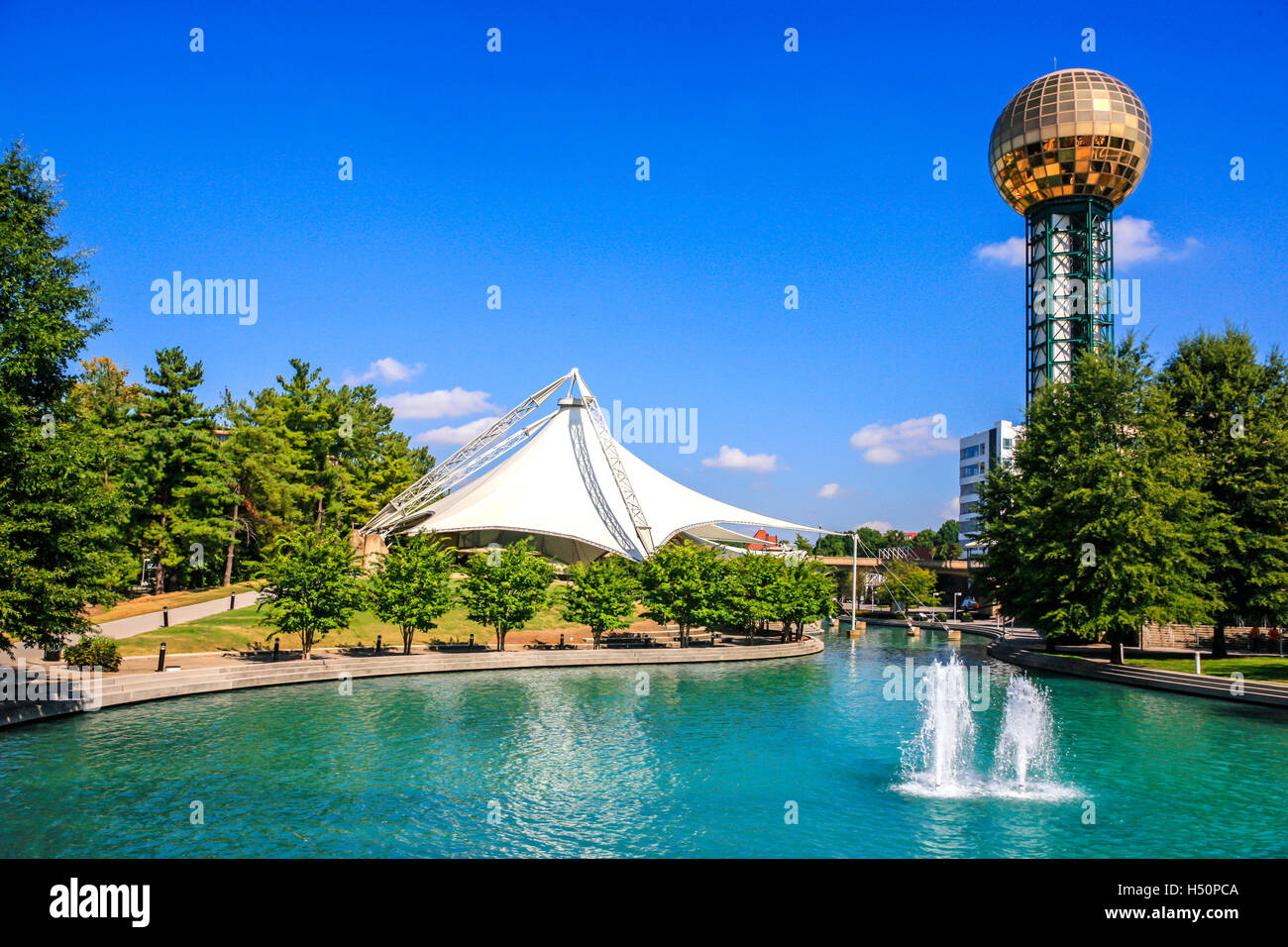 L'également sunsphere éclipse le 1982 World's Fair Park à Knoxville, TN Banque D'Images