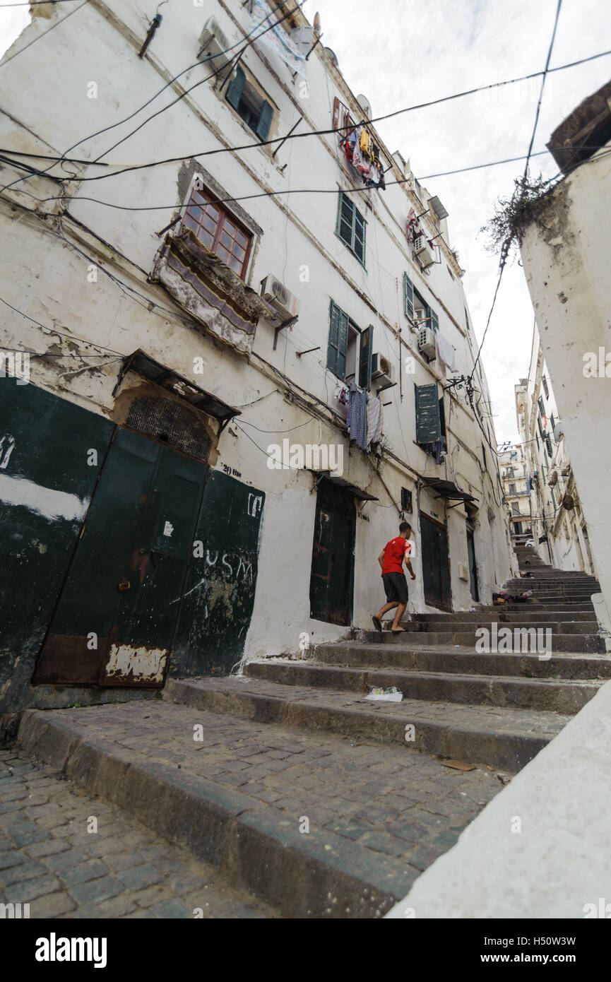 Une ancienne partie de l'ancienne ville de l'Algérie, appelé casbah(kasaba).vieille ville est de 122 mètres (400 ft) au-dessus de la mer. Banque D'Images