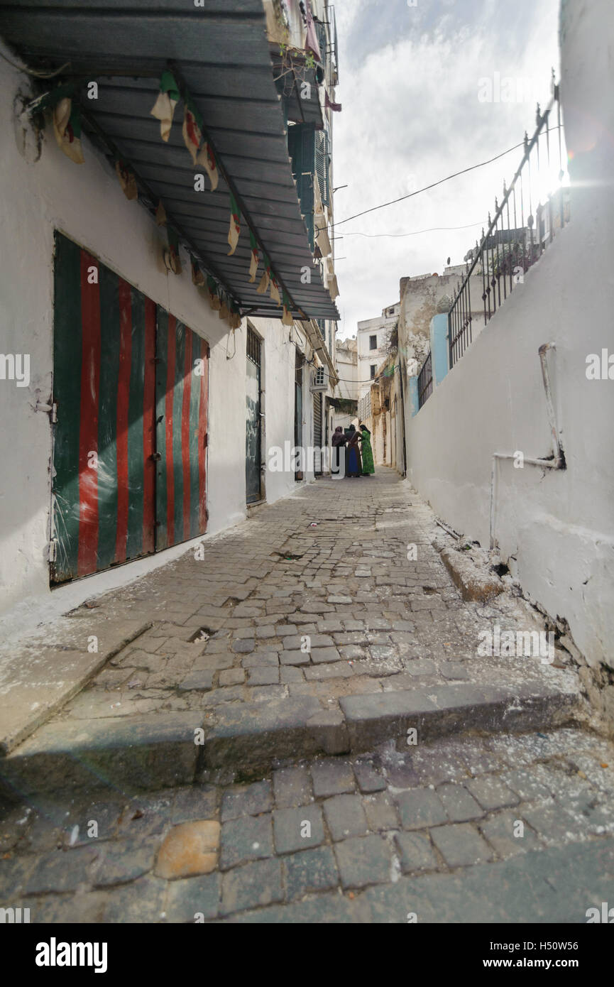 Une ancienne partie de l'ancienne ville de l'Algérie, appelé casbah(kasaba).vieille ville est de 122 mètres (400 ft) au-dessus de la mer. Banque D'Images