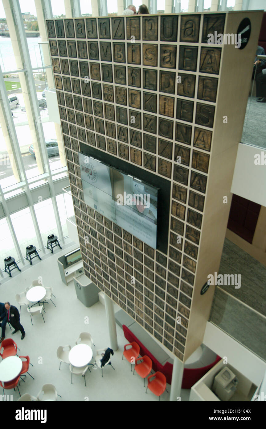 South Shields, UK, 19 octobre 2016. L'intérieur de la Parole, Centre National de l'écrit. Crédit : Colin Edwards / Alamy Live News Banque D'Images