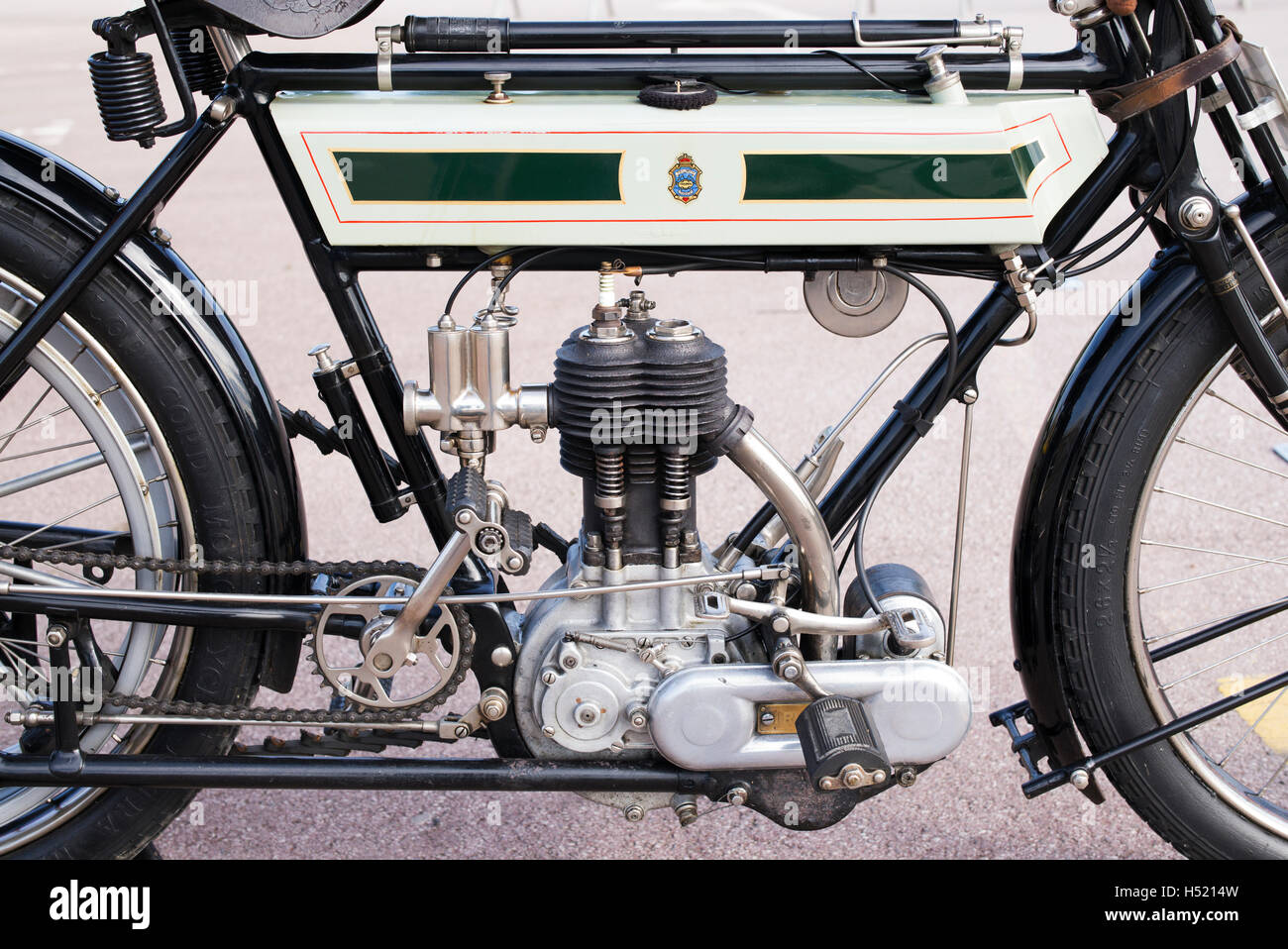 1912 Triumph Roadster moto 3. Moto britannique classique à la VMCC, Banbury, Oxfordshire, Angleterre Banque D'Images
