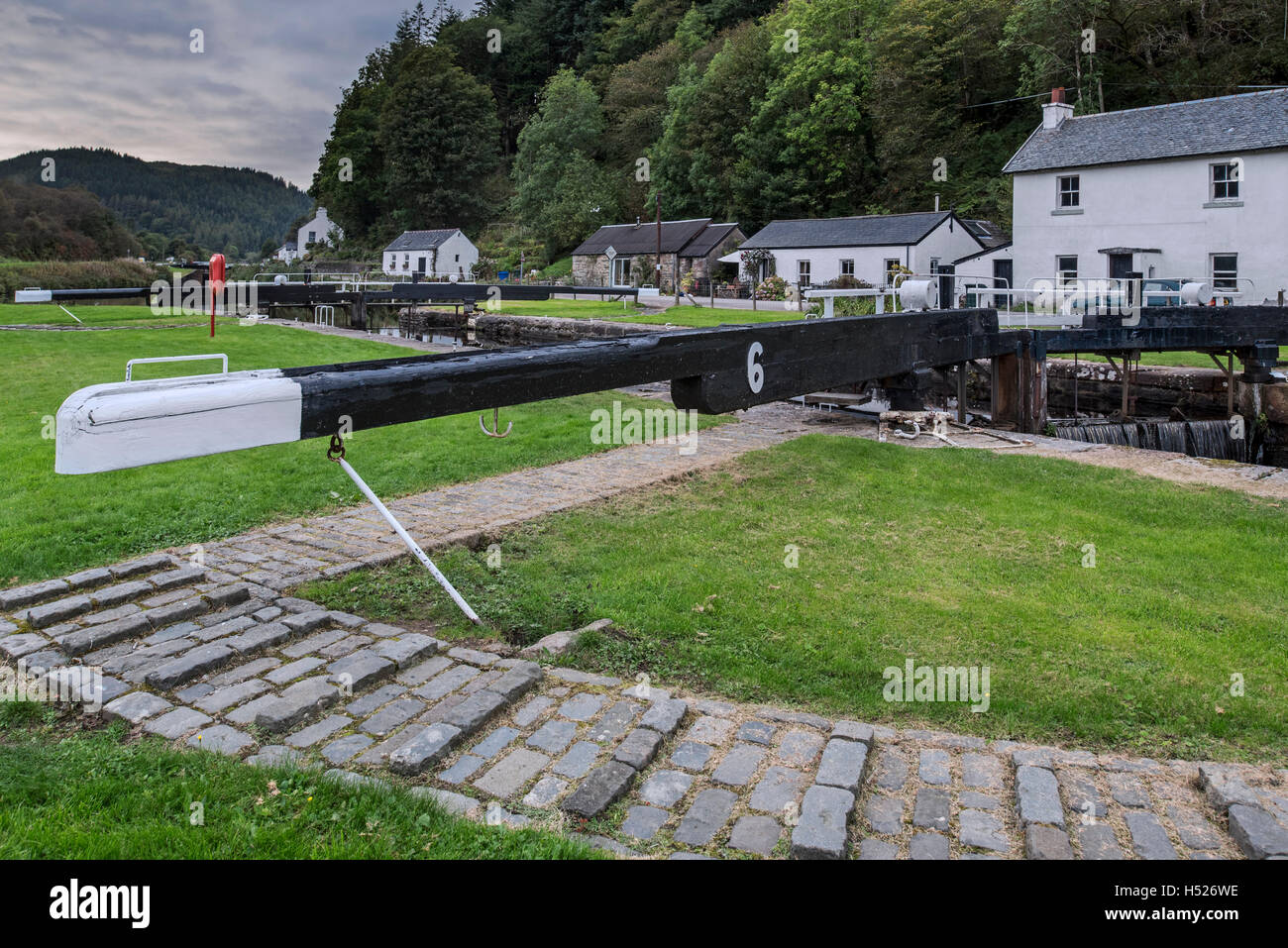 Verrouiller la porte au village Cairnbaan situé sur le Canal de Crinan, Argyll et Bute, dans l'ouest de l'Ecosse Banque D'Images