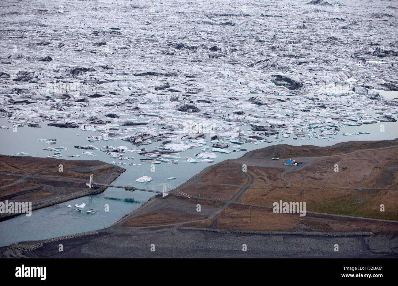 Les icebergs in Jokulsarlon glacial lagoon, Breidamerkurjokull , calotte de glace, l'Islande Vatnajokull. Images montrant une poussée glaciaire. Banque D'Images