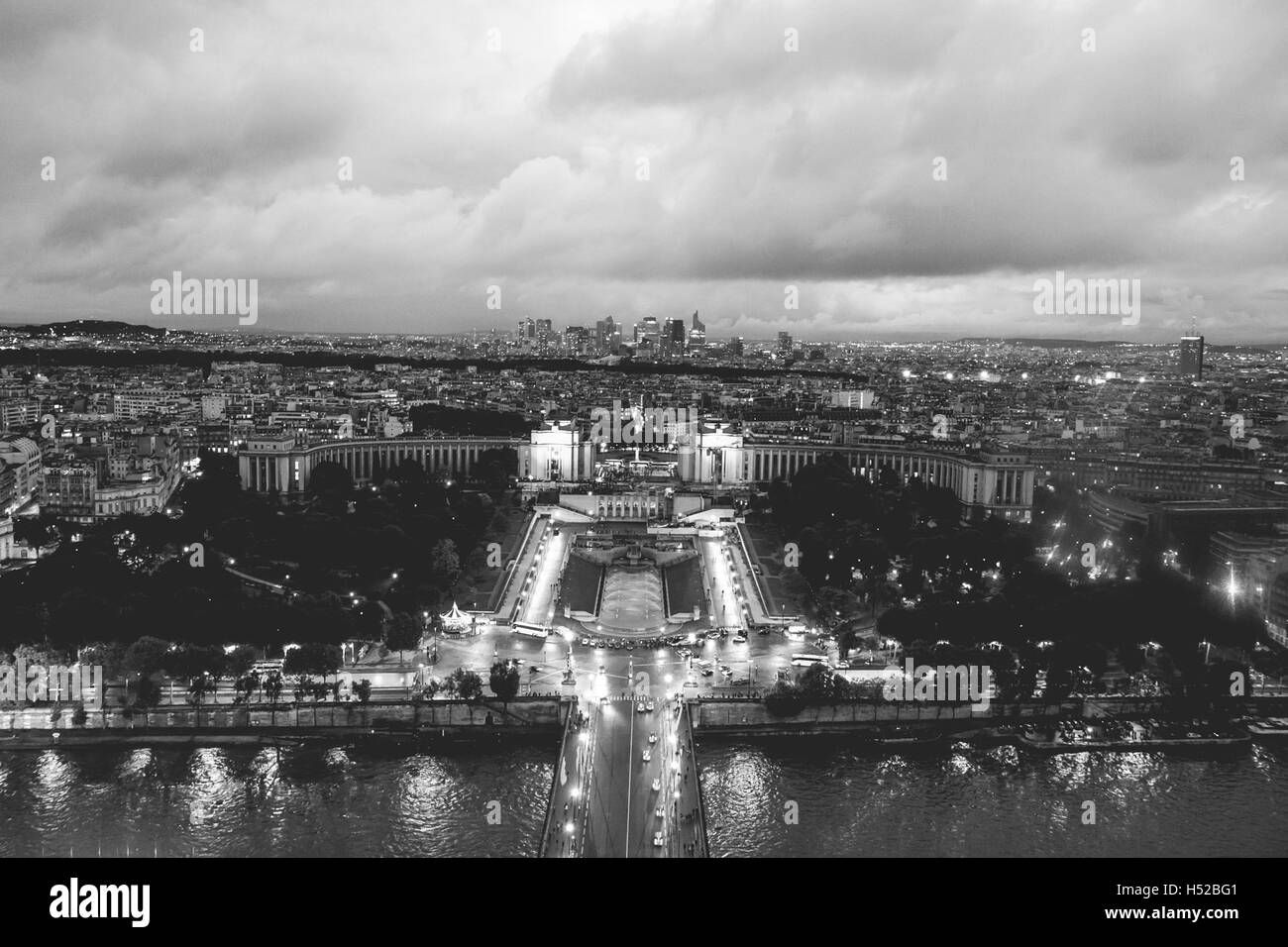 Toits de paris noir et blanc Banque de photographies et d’images à ...