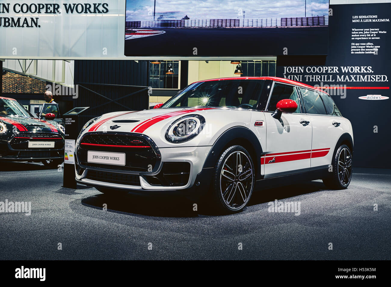 Paris, France - 29 septembre 2016 : 2017 MINI Clubman JCW présenté sur l'Automobile de Paris à la Porte de Versailles Banque D'Images