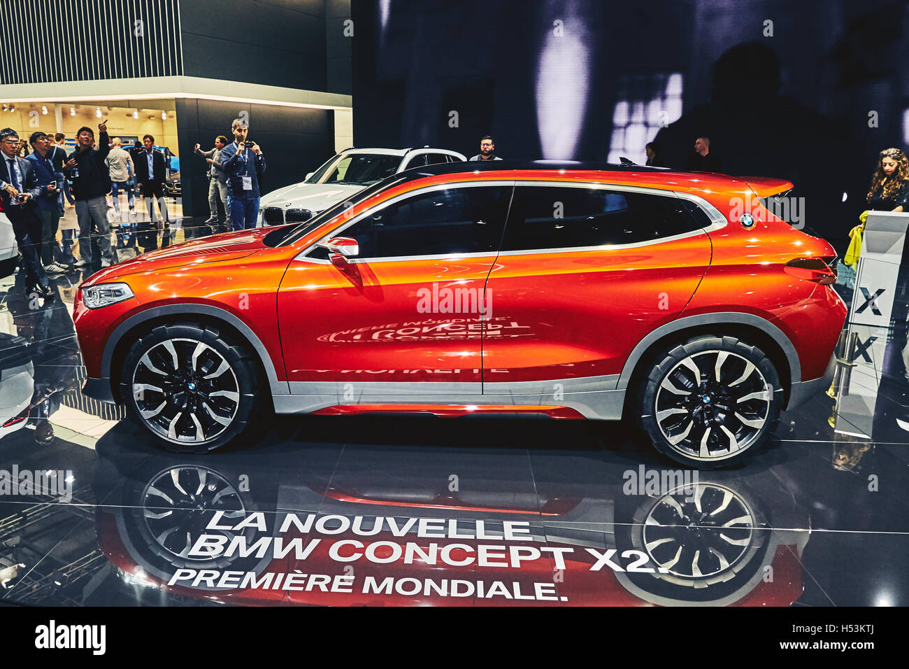 Paris, France - 29 septembre 2016 : 2016 BMW X2 Concept présenté sur l'Automobile de Paris à la Porte de Versailles Banque D'Images