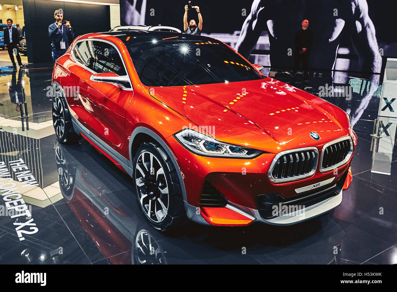 Paris, France - 29 septembre 2016 : 2016 BMW X2 Concept présenté sur l'Automobile de Paris à la Porte de Versailles Banque D'Images