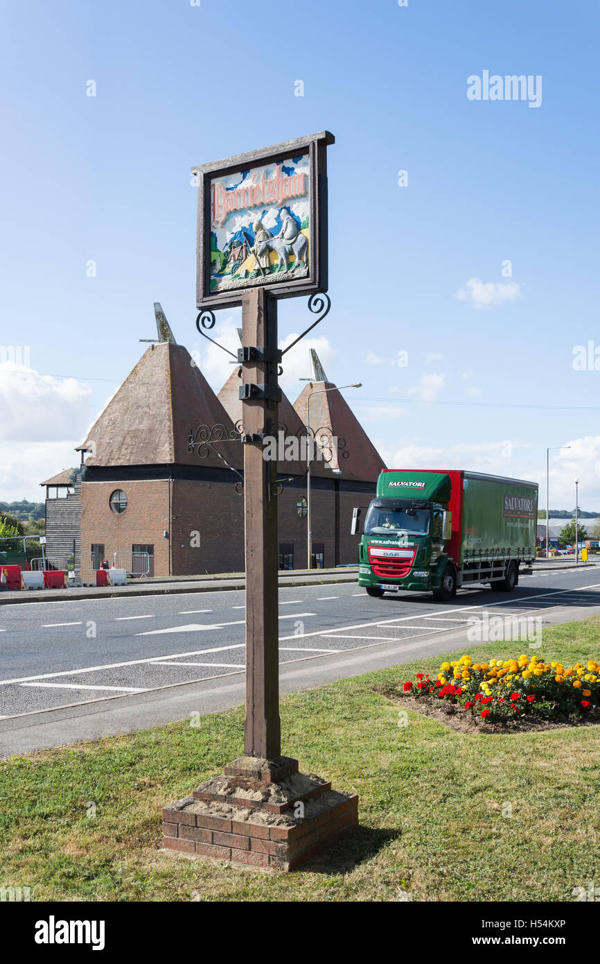 Panneau du Village, Ashford Road, Maidstone, Kent, Angleterre, Royaume-Uni Banque D'Images