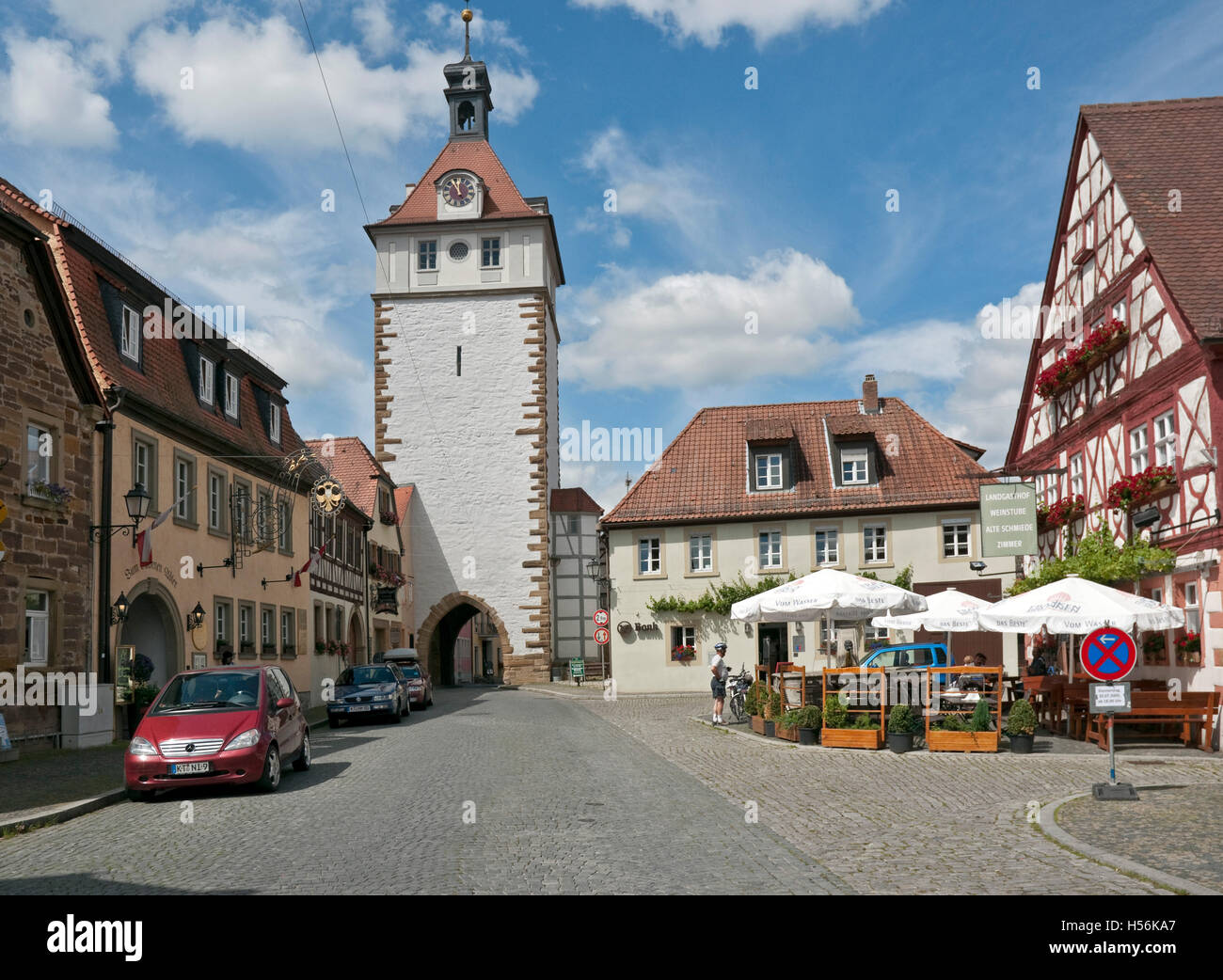 La ville dans la tour Stadtturm Volkach, Basse Franconie, Bavière Banque D'Images