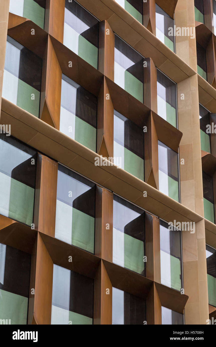 Londres, Royaume-Uni - Avril 2016 : siège de Bloomberg, Foster & Partners a conçu un immeuble de bureaux. En construction à Banque D'Images