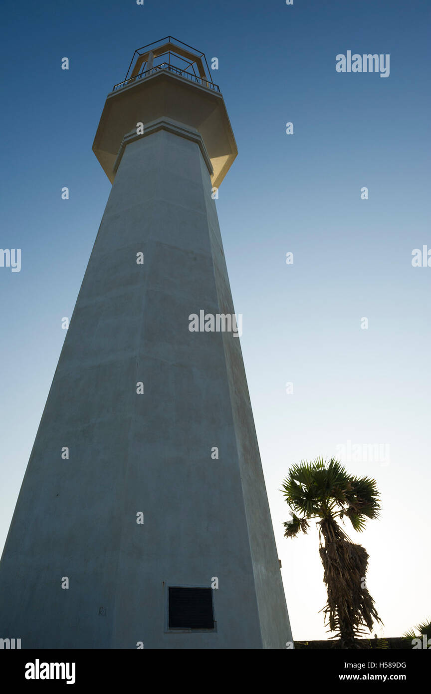 Phare construit comme un hommage à St Anne sanctuaire catholique, péninsule de Kalpitiya, Sri Lanka Banque D'Images