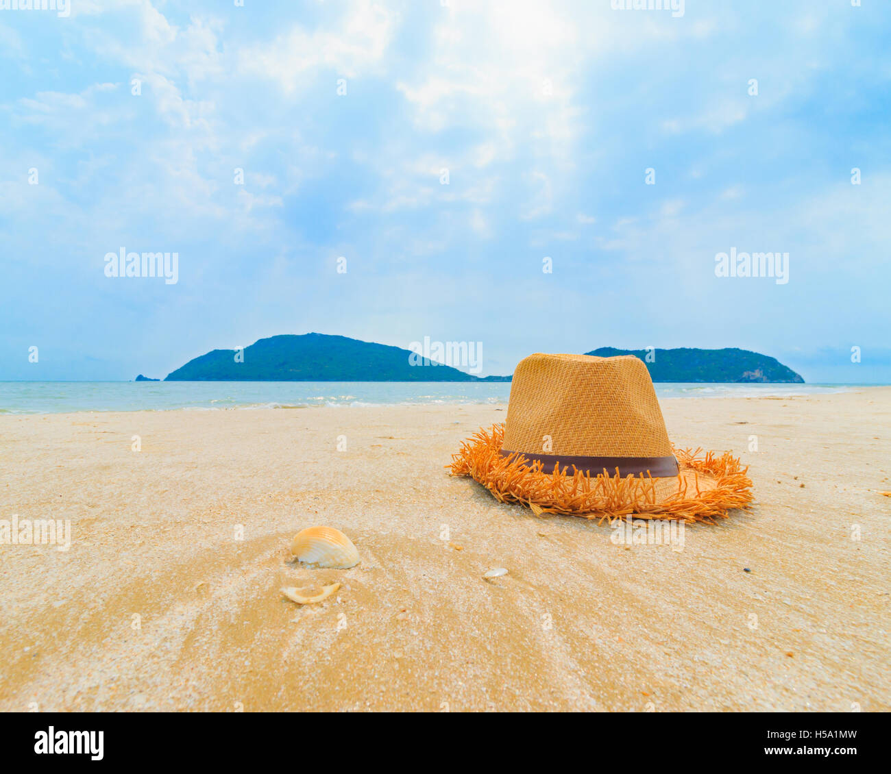 Contexte hat sur la plage pour traveler détente sur Paradise beach Banque D'Images