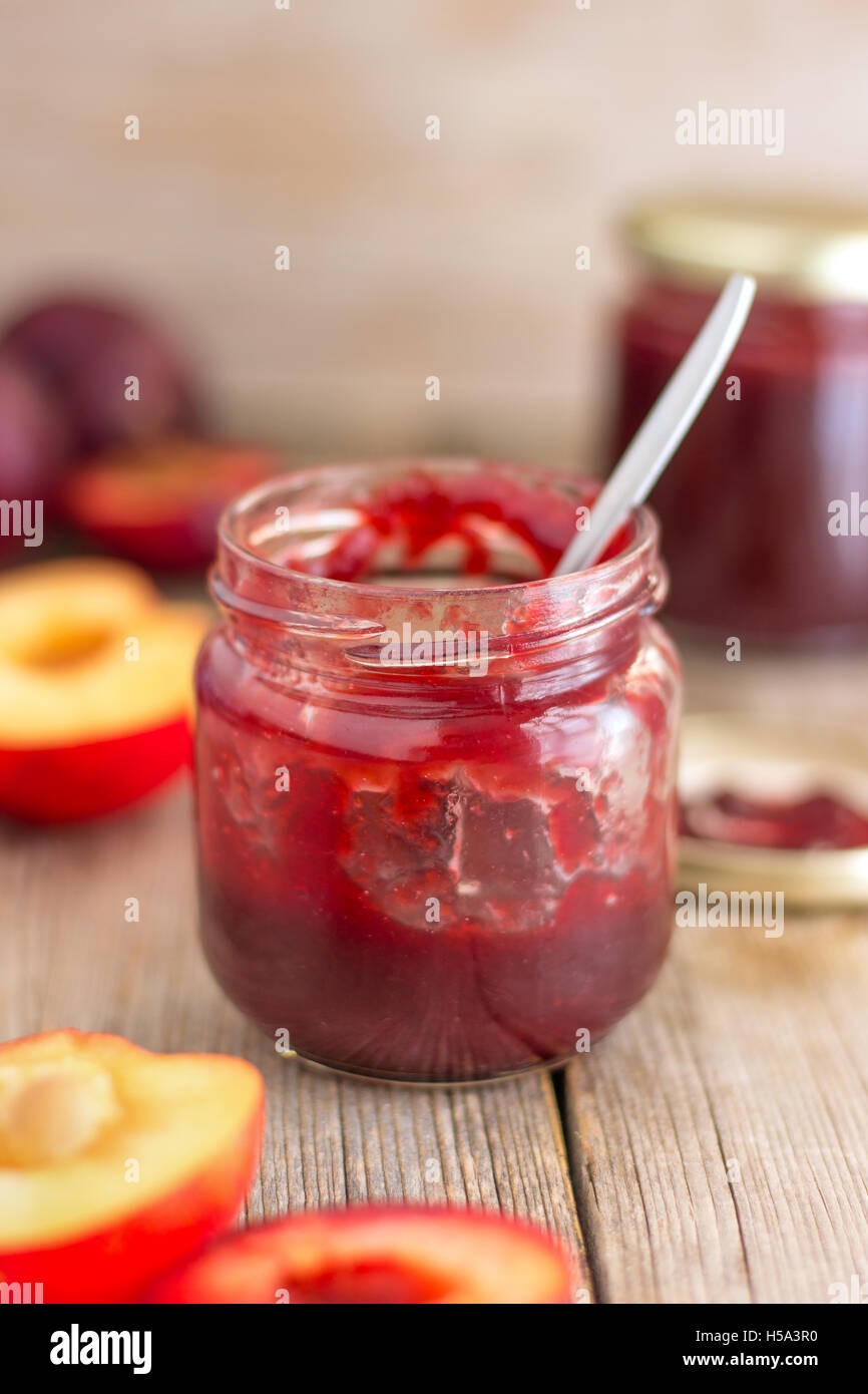Confiture de prunes maison Banque D'Images