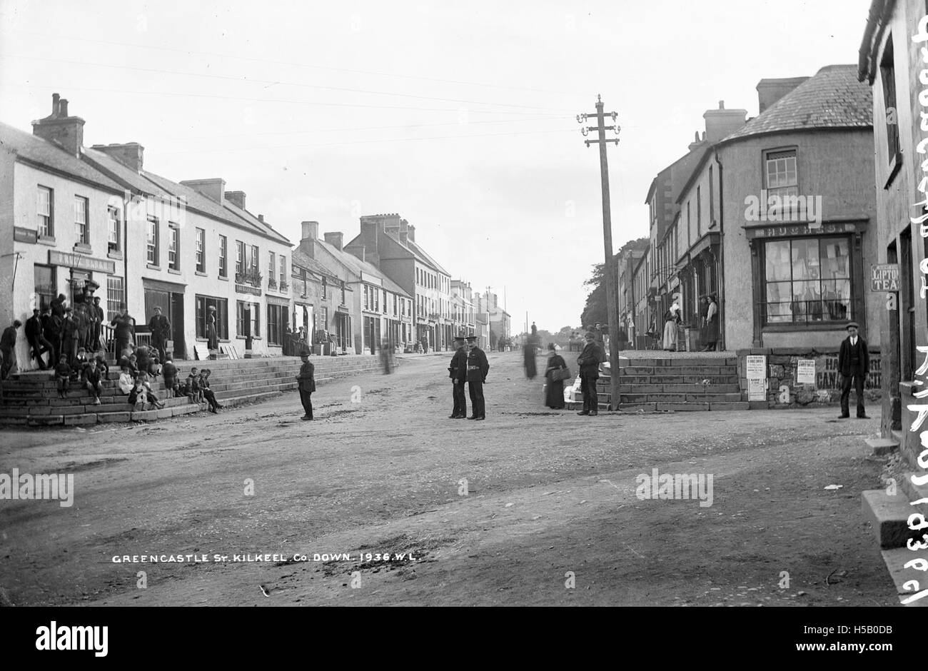 Cette photographie présente une performance du cirque royal canadien de Hanneford, mettant en vedette des acrobaties, des numéros d'animaux et d'autres spectacles de cirque. L’événement est une expérience de cirque traditionnelle. Banque D'Images