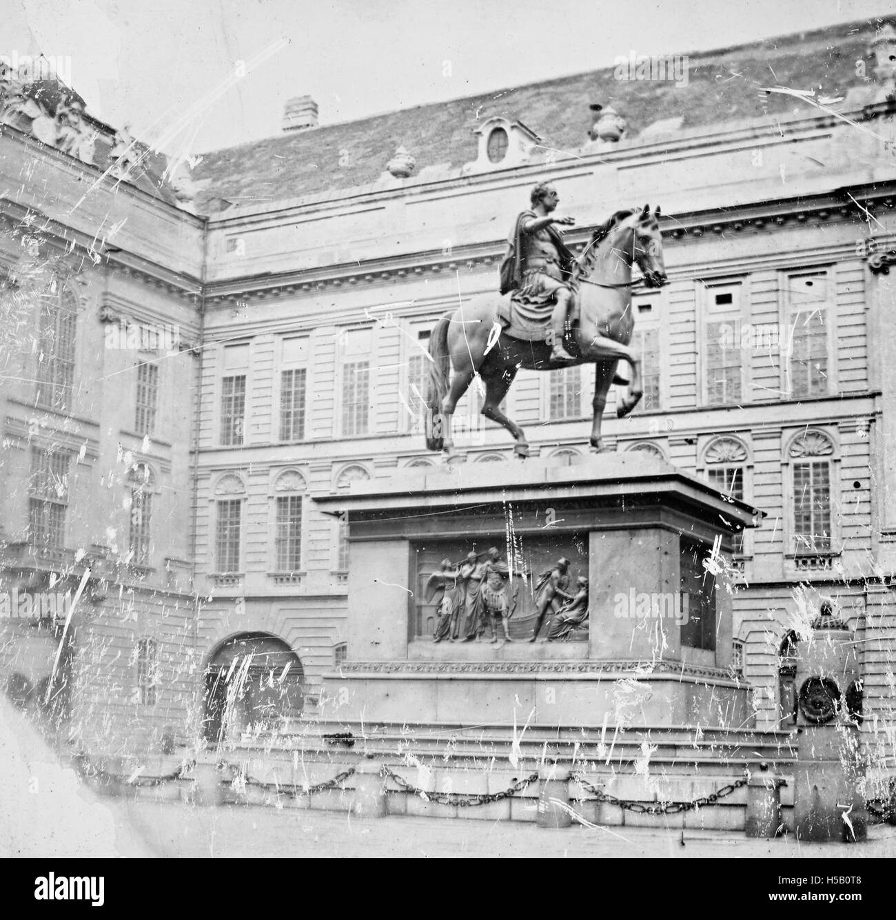 Le monument équestre de l'empereur Joseph II situé sur Josefsplatz, Vienne, représentant un personnage historique clé. Banque D'Images