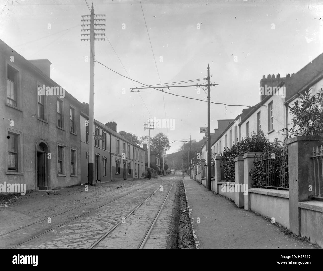 Une image du 3 Blackrock Road à Cork, en Irlande, un bâtiment dans une zone résidentielle ou commerciale. Cette adresse représente probablement une propriété historique ou moderne dans la ville de Cork. Il fait partie du paysage urbain et peut avoir une importance en raison de son emplacement ou de ses caractéristiques architecturales. Banque D'Images