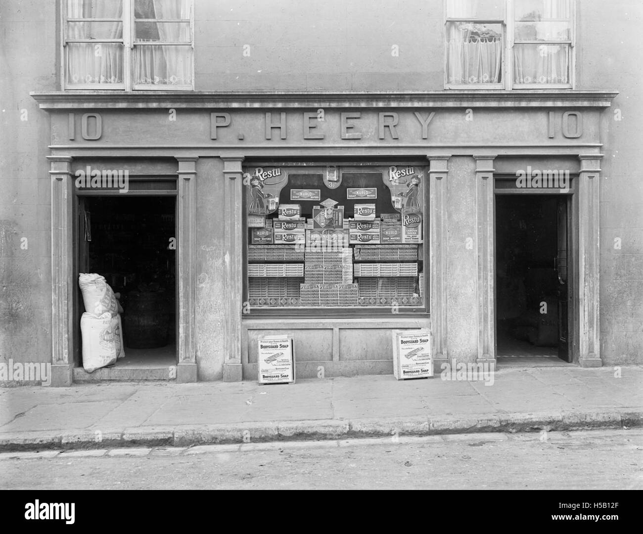 Cette date marque un moment historique, potentiellement un événement clé ou un jalon du 18 octobre 1922. L'importance de cette date pourrait se rapporter à des événements historiques précis ou à des jalons personnels. Banque D'Images