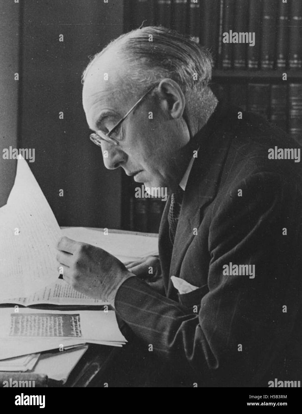 Ce portrait montre William C. Dickinson, probablement des années 1930, capturant un moment dans le temps de cet individu au début du XXe siècle. La photographie reflète le style et le contexte sociétal de la période. Banque D'Images