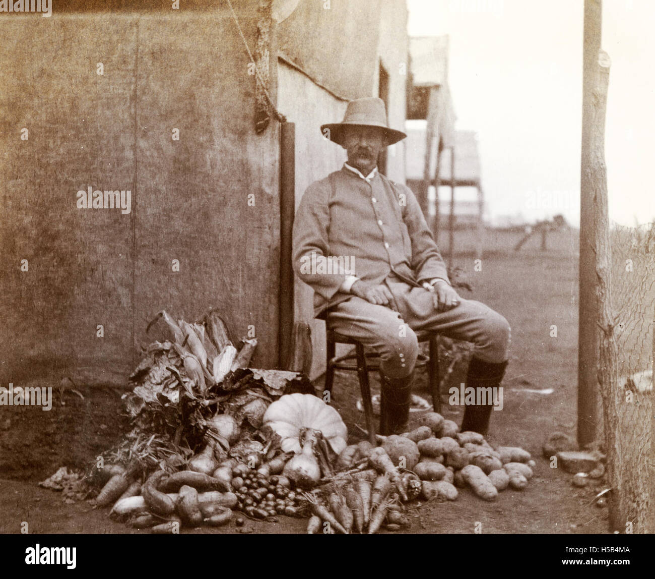 Cette photographie montre le surintendant de Potchefstroom, une ville d'Afrique du Sud, vers l'an 1901. Potchefstroom a une importance historique en tant que centre militaire et administratif au début du XXe siècle. Banque D'Images