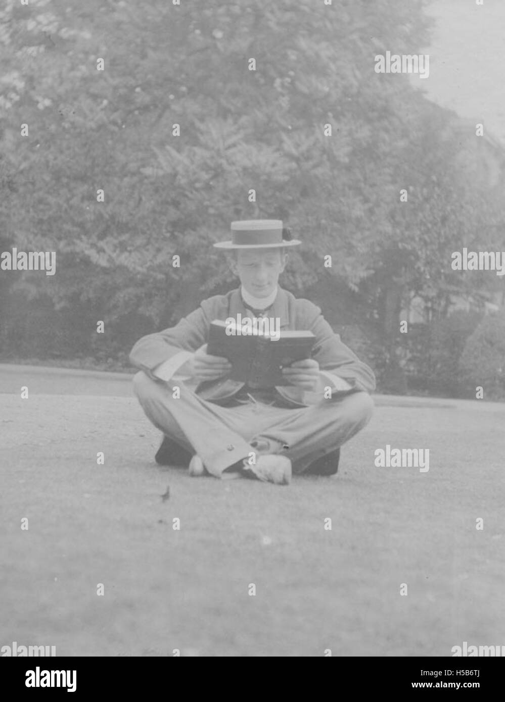 William Beveridge, économiste et réformateur social britannique, est exposé au Balliol College, Oxford en 1898. Il est connu pour ses travaux sur la sécurité sociale et les politiques de protection sociale, qui ont influencé de manière significative la politique publique britannique au XXe siècle. Banque D'Images