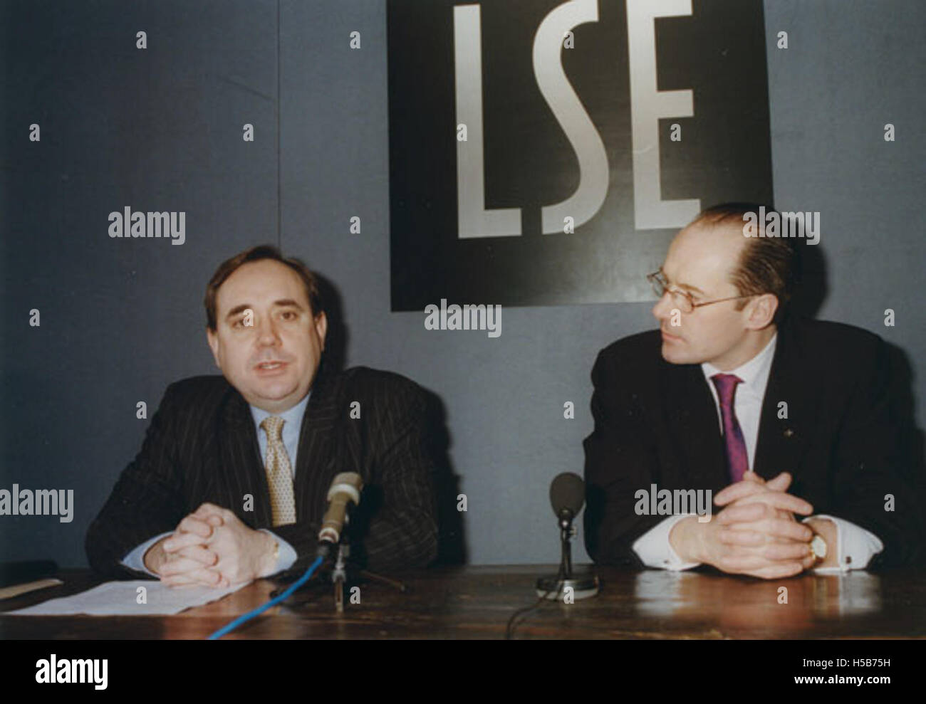 Alex Salmond, photographié en 2000. Il est vu dans ce portrait au cours de sa carrière politique, qui le voit comme une figure importante de la politique écossaise et le chef du Parti national écossais. Banque D'Images