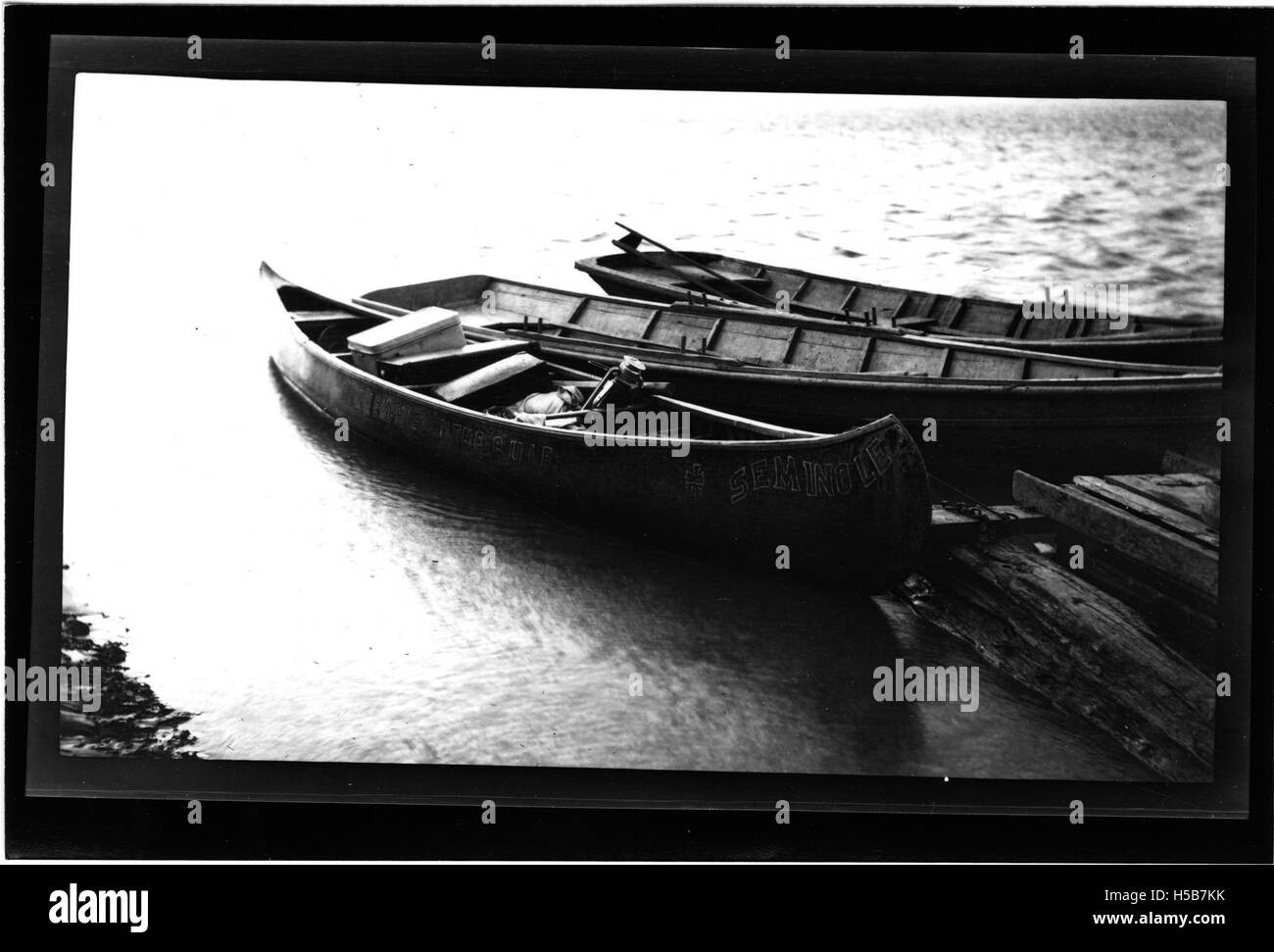 Le canot qui a fait le voyage de Memphis, Tennessee, à la Nouvelle-Orléans, en Louisiane, est représenté. Le voyage représente un exploit important d'endurance et de navigation le long du fleuve Mississippi. Banque D'Images