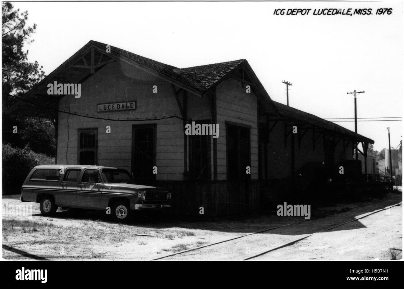 Cette photographie montre le dépôt ICG à Lucedale, Mississippi, en 1976. Le dépôt faisait partie du réseau ferroviaire de la région et servait de plaque tournante historique pour le transport. Banque D'Images