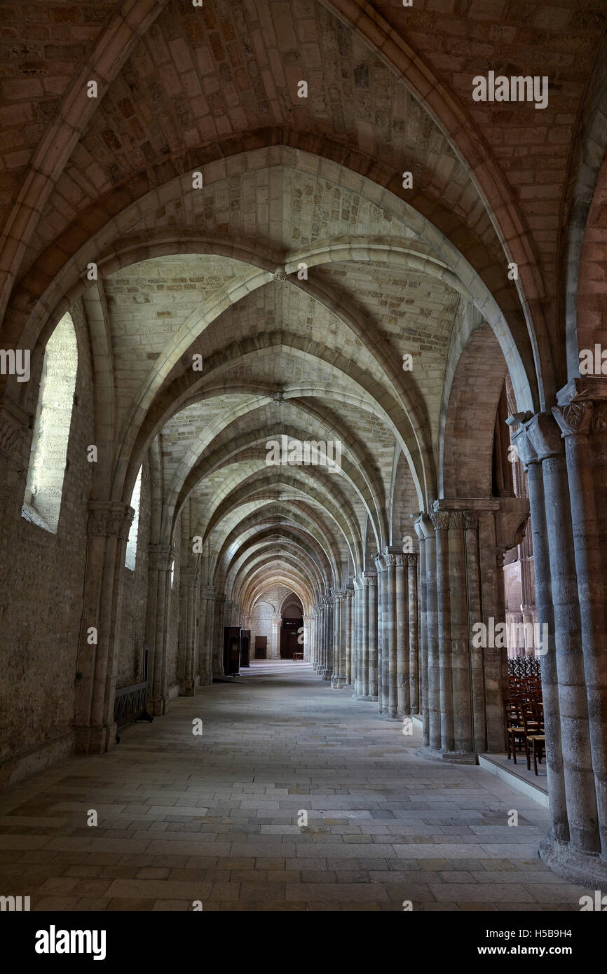 Basilique Saint Remi. XI-XV siècles. Reims. Grand Est. La France. Banque D'Images