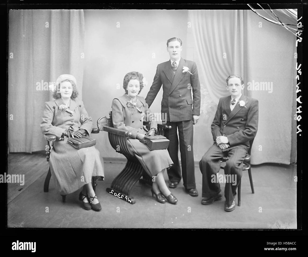 Photographie d'un individu nommé McMahon, prise au début du XXe siècle. L’image capture la mode et la personnalité de la personne, offrant un aperçu de la vie et du rôle de l’individu dans la société pendant cette période. Banque D'Images