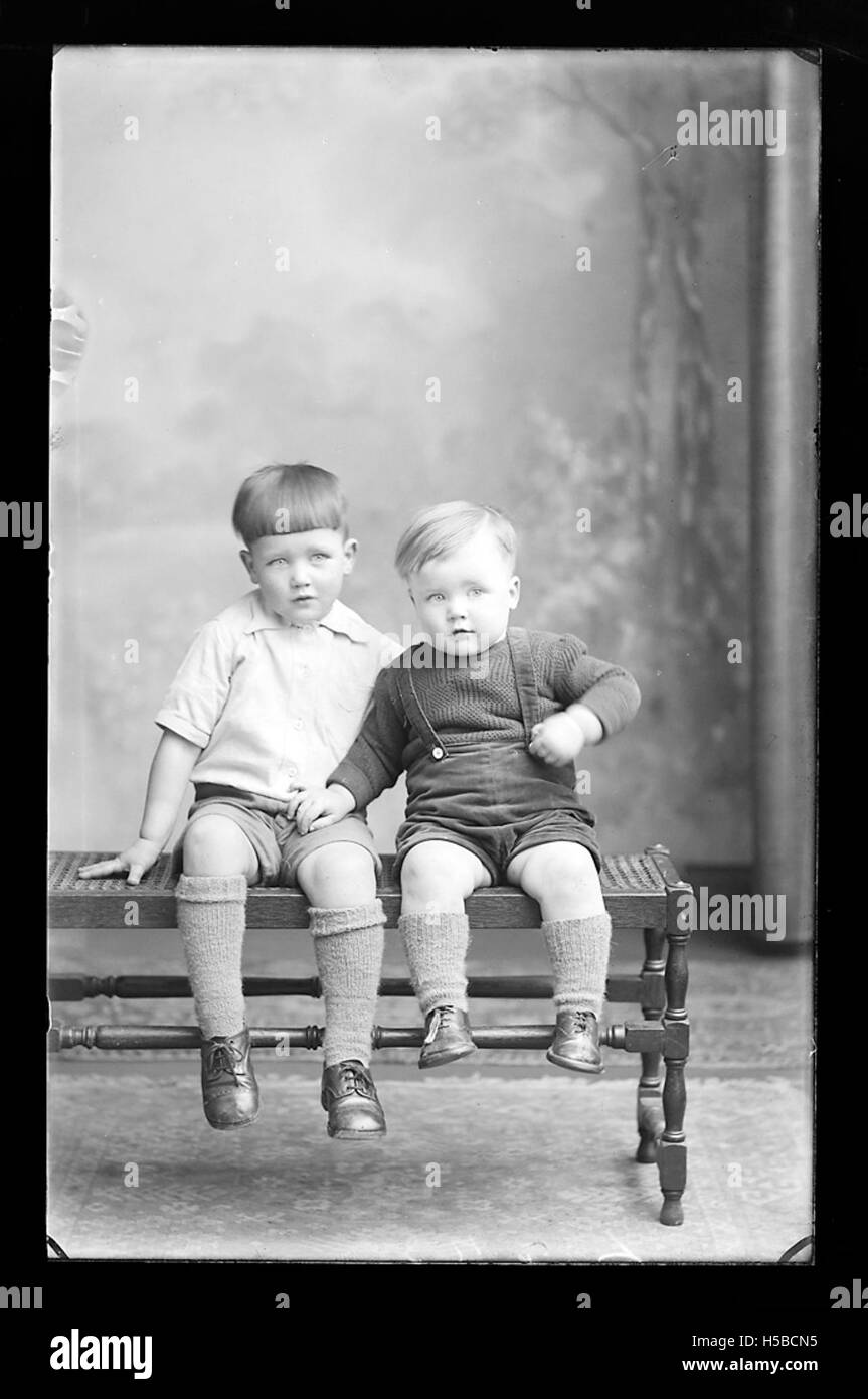 Cette référence indique un document d'archives ou un enregistrement historique spécifique. Il contient probablement des informations clés liées à une personne, un événement ou un sujet particulier, identifié par un code d'archivage unique. Banque D'Images