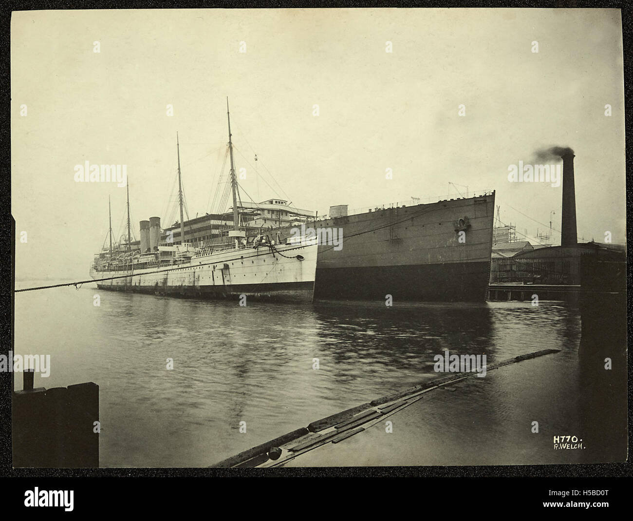 Britannic fait référence au RMS Britannic, un paquebot britannique et navire jumeau du Titanic. Il a été utilisé comme navire-hôpital pendant la première Guerre mondiale et est connu pour son naufrage dans la mer Égée en 1916. Banque D'Images
