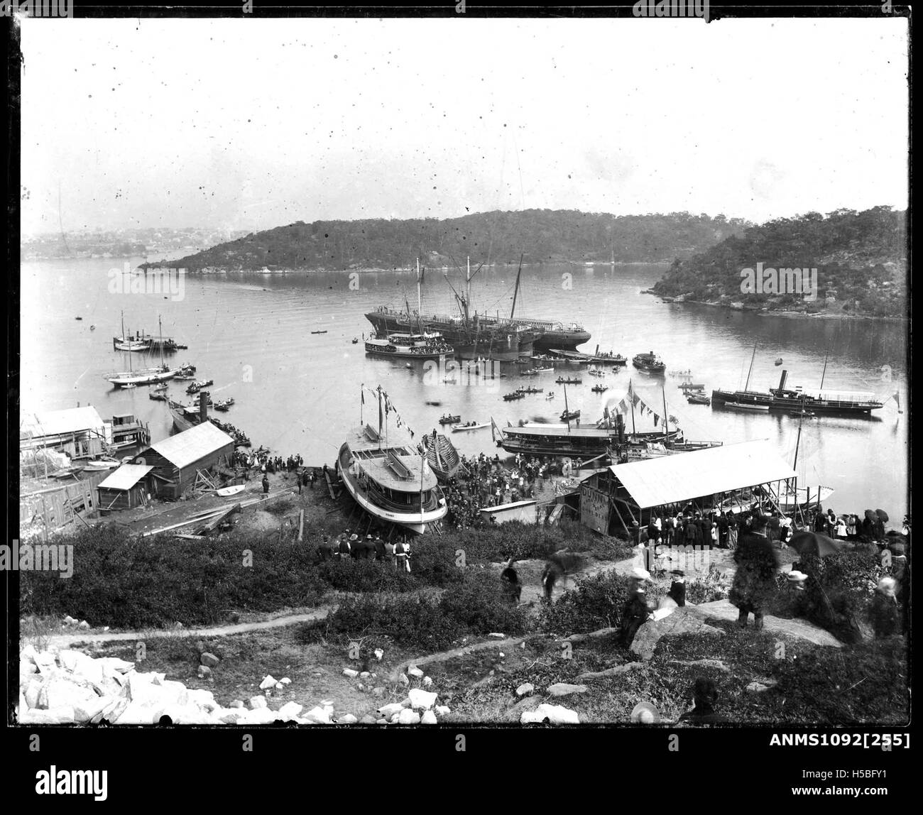 Lancement du navire « The Lady Mary » à Berry's Bay, North Sydney, marquant un événement maritime important dans l'histoire de l'Australie. Banque D'Images Lancement du navire « The Lady Mary » à Berry's Bay, North Sydney, marquant un événement maritime important dans l'histoire de l'Australie. Banque D'Images
