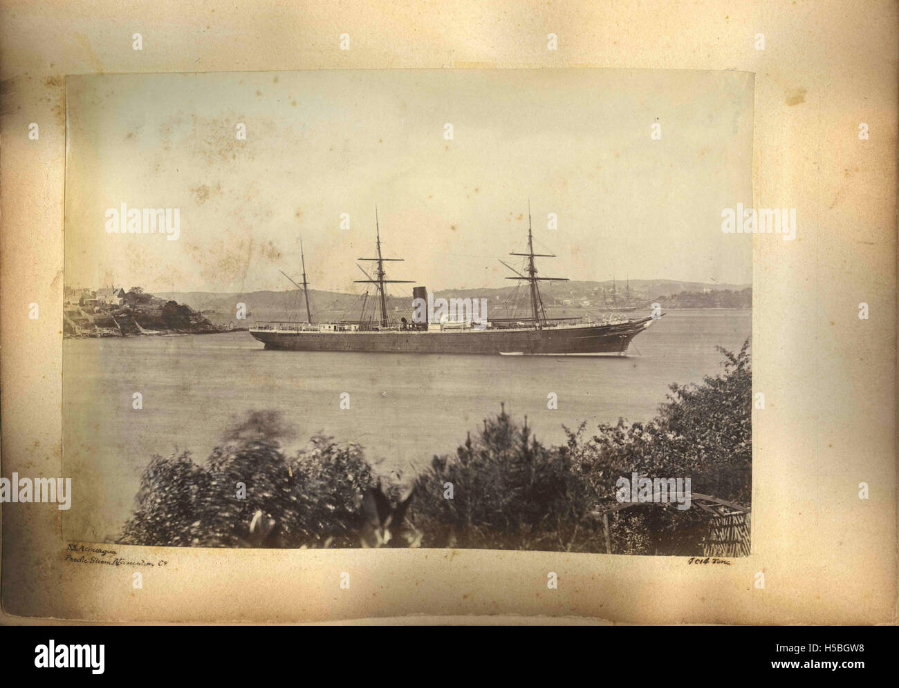 Le SS Aconcagua, exploité par le Pacific Steam navigation Co., accoste au port de Sydney. L'image montre ce bateau à vapeur historique et sa connexion au transport maritime au début du XXe siècle. Banque D'Images Le SS Aconcagua, exploité par le Pacific Steam navigation Co., accoste au port de Sydney. L'image montre ce bateau à vapeur historique et sa connexion au transport maritime au début du XXe siècle. Banque D'Images