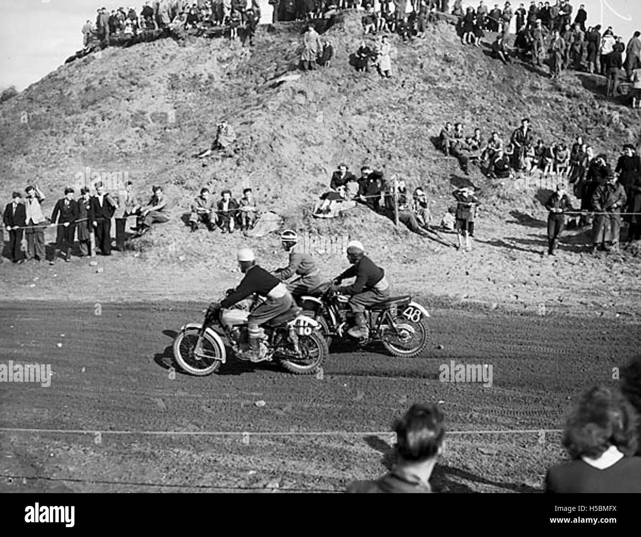 Un événement de bousculade de motos organisé à Queenshead, Oswestry, mettant en vedette des courses hors route compétitives. Ces événements étaient populaires dans la culture britannique du sport automobile du début du XXe siècle. Banque D'Images
