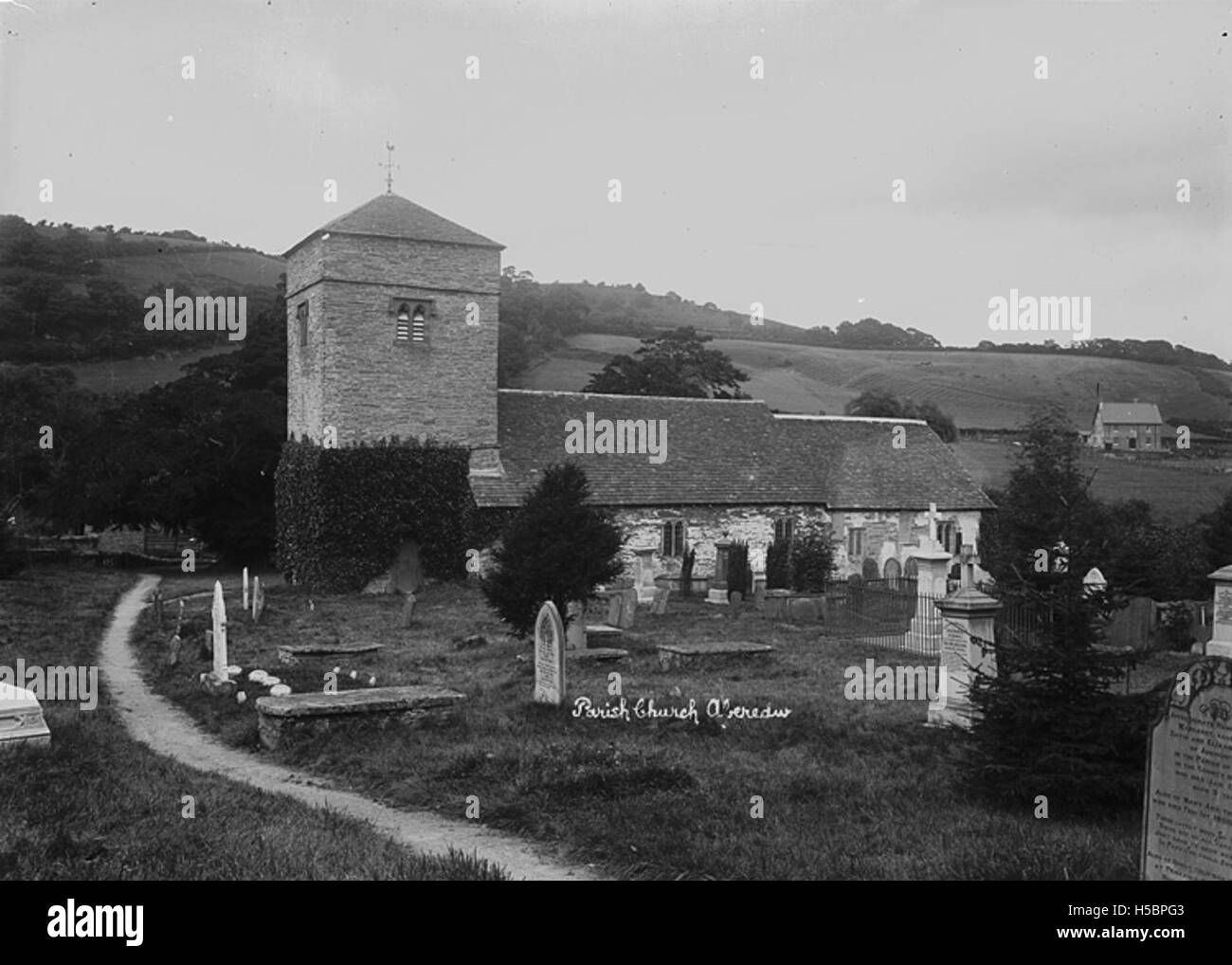 L'église paroissiale d'Aberedw est située dans le village d'Aberedw, au pays de Galles. C'est un lieu de culte important qui a une valeur historique et architecturale importante. L'église est au cœur de la vie religieuse de la communauté depuis des siècles et fait partie du tissu historique d'Aberedw. L'architecture de l'église reflète les traditions locales et le patrimoine des bâtiments ecclésiastiques gallois. Banque D'Images