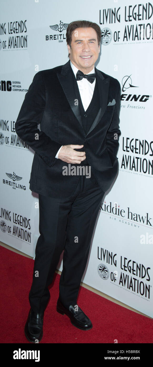 L'acteur John Travolta assiste à la 13e assemblée annuelle de l'Aviation de Living Legends Awards au Beverly Hilton Hotel, le 22 janvier 2016 à Beverly Hills, Californie. Banque D'Images