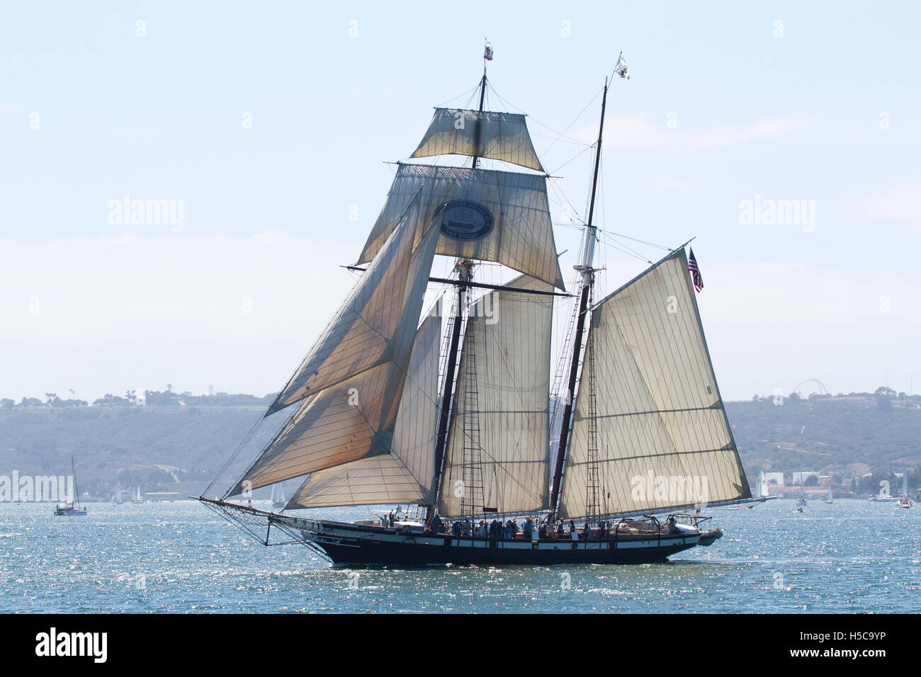 Tall Ship Californian dans 2016 Festival de la voile, le défilé des navires, la baie de San Diego, CA Banque D'Images