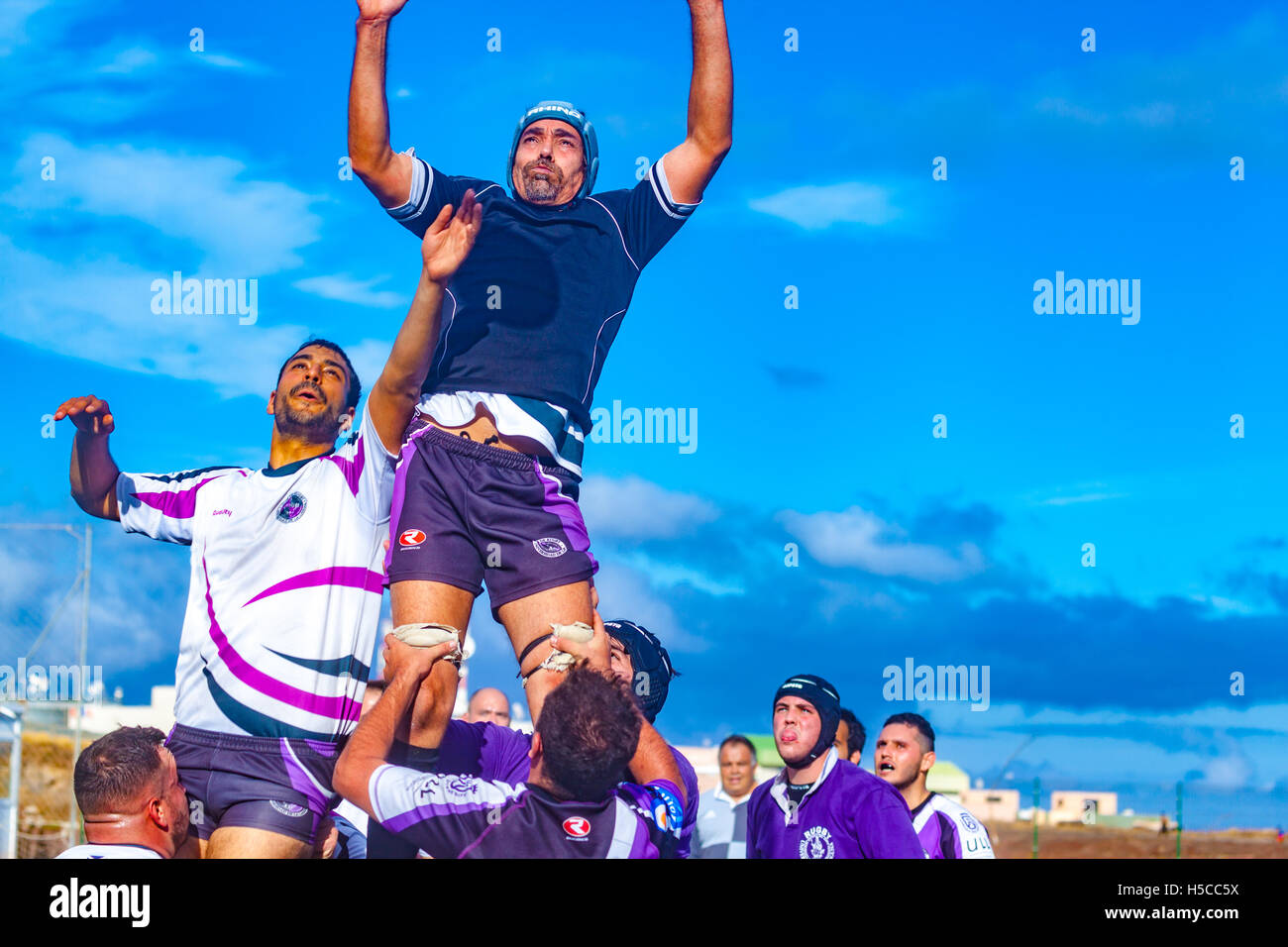 Match de rugby adultes mâles Banque D'Images