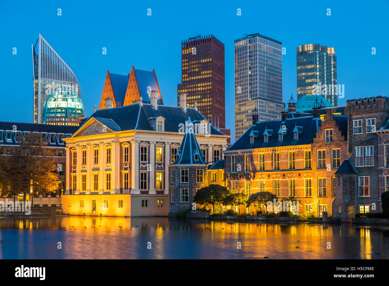 La Haye, capitale des PaysBas, musée Mauritshuis, royal photo gallery, Skyline business