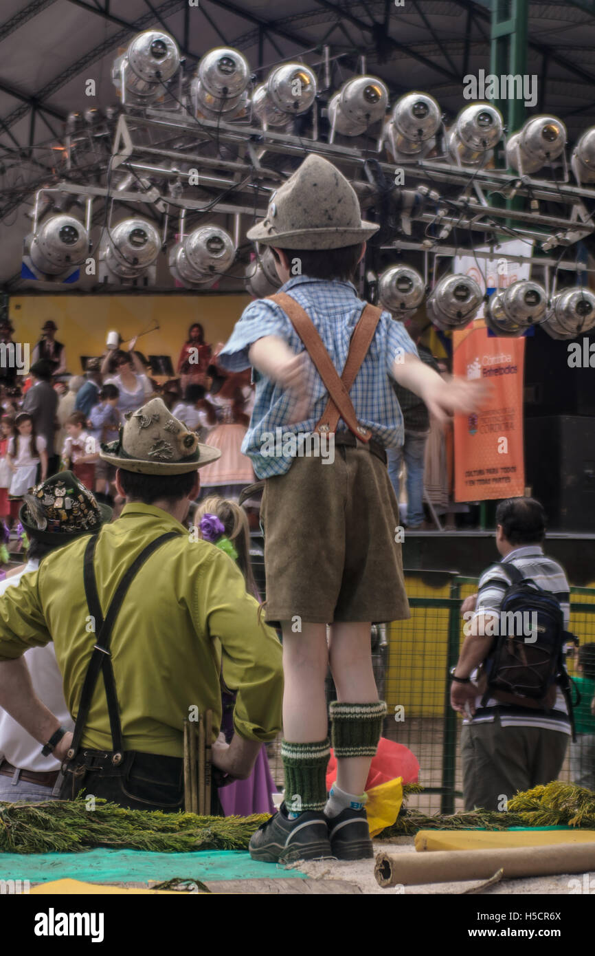 VILLA GENERAL BELGRANO - le 04 octobre : Fête de la danse de l'enfant. 04 octobre 2009, à Villa General Belgrano, Cordoba, Banque D'Images