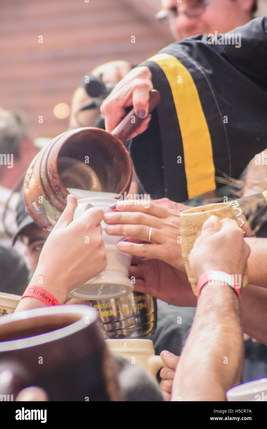 VILLA GENERAL BELGRANO - OCT 04, 2009 : Fête de la bière gratuite à Villa General Belgrano, dans, Cordoba, Argentine. Banque D'Images