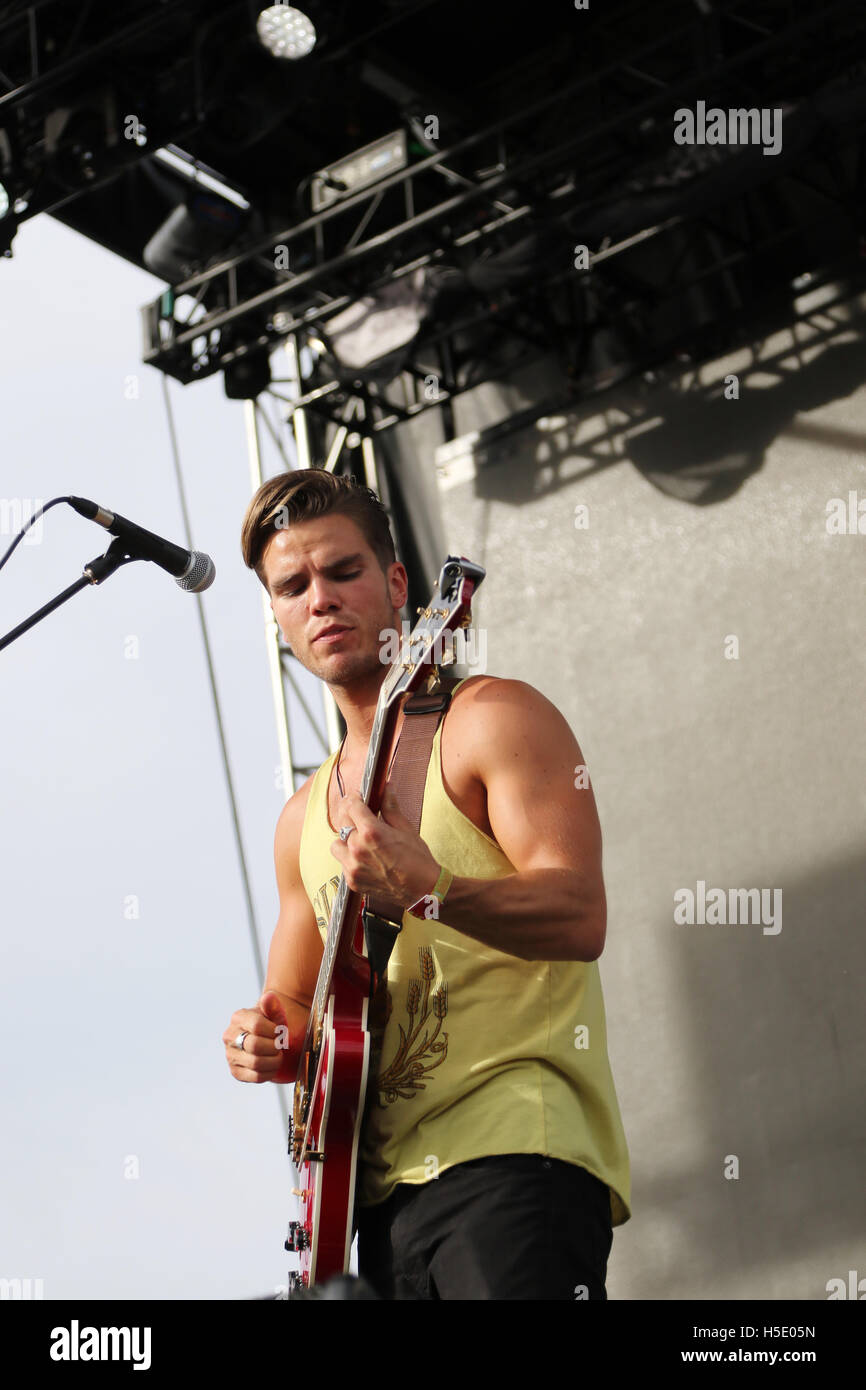 Jökull Júlíusson de Kaleo réalise à la vie est belle Music Festival Jour 3 Le 27 septembre 2015 à Las Vegas, Nevada. Banque D'Images