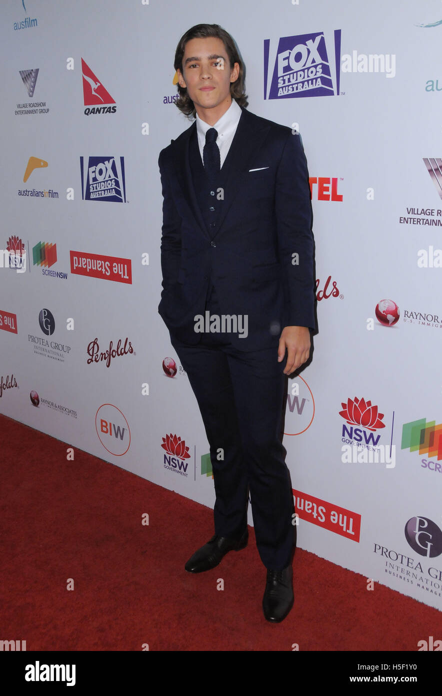 Hollywood, CA, USA. 19 Oct, 2016. 19 octobre 2016 - Hollywood, Californie. Brenton Thwaites. Les australiens dans le film 5e Gala annuel de remise des prix tenue à NeueHouse. Crédit photo : Birdie Thompson/AdMedia Crédit : Birdie Thompson/AdMedia/ZUMA/Alamy Fil Live News Banque D'Images